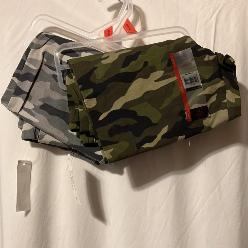 NWT Set of two No Boundaries camouflage ankle leggings